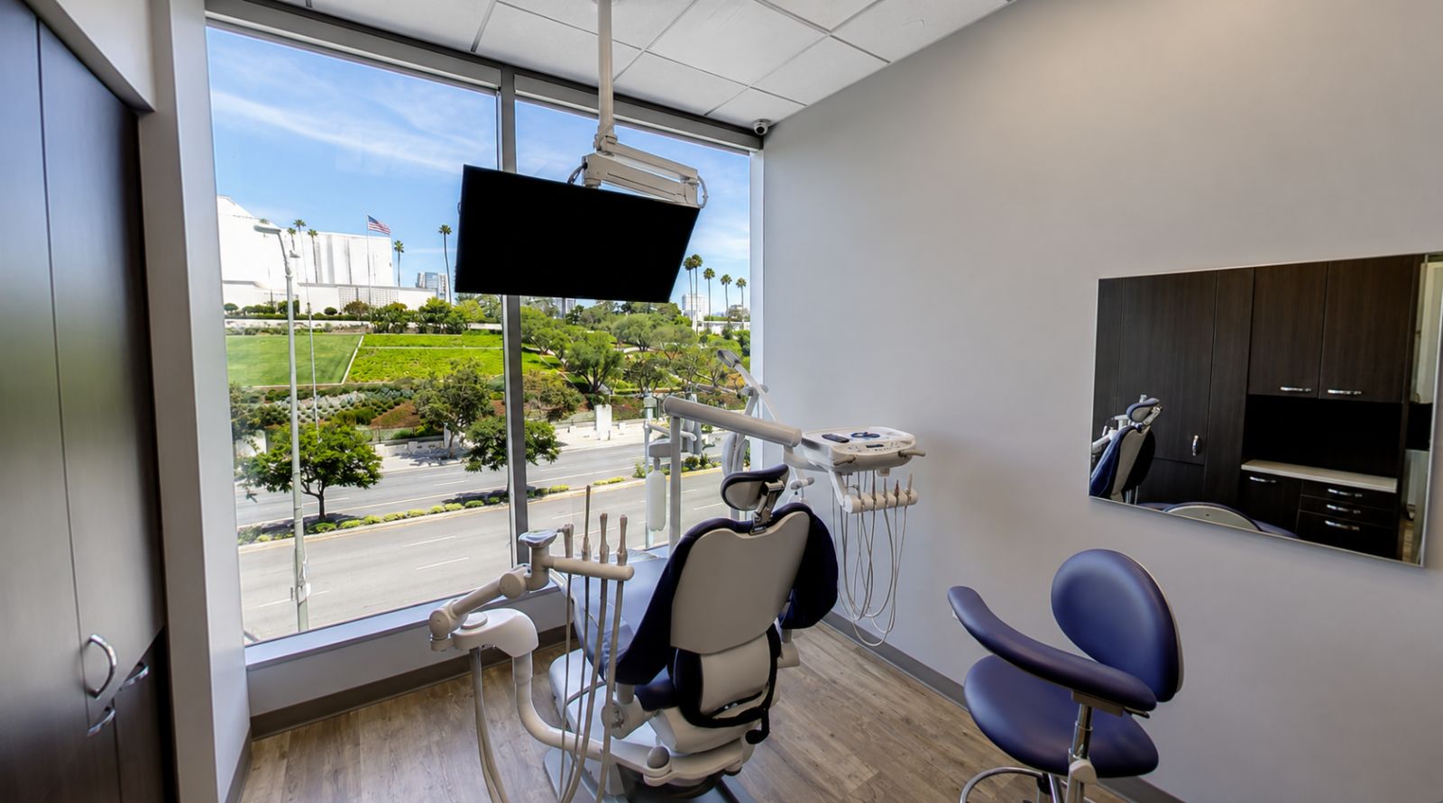 Treatment room with park view